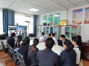 臨夏州凱潤(rùn)農(nóng)牧投資發(fā)展集團(tuán)有限公司  收看“黨課開(kāi)講啦”專(zhuān)題節(jié)目